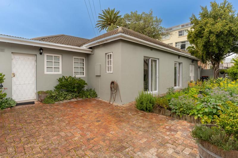 4 Bedroom Property for Sale in Harfield Village Western Cape